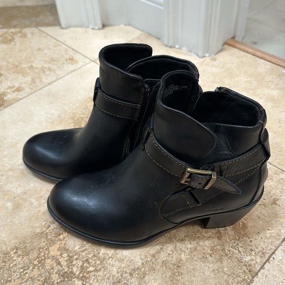BOC ankle boots. 6 1/2 NEW. never worn. Gorgeous boots. - Picture 10 of 16